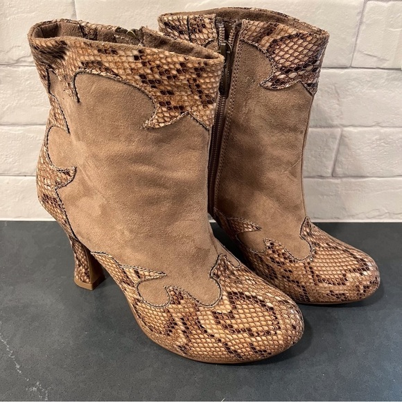Tamaris sz 40 US 9.5-10 tan snakeprint faux leather heeled booties - Picture 1 of 12